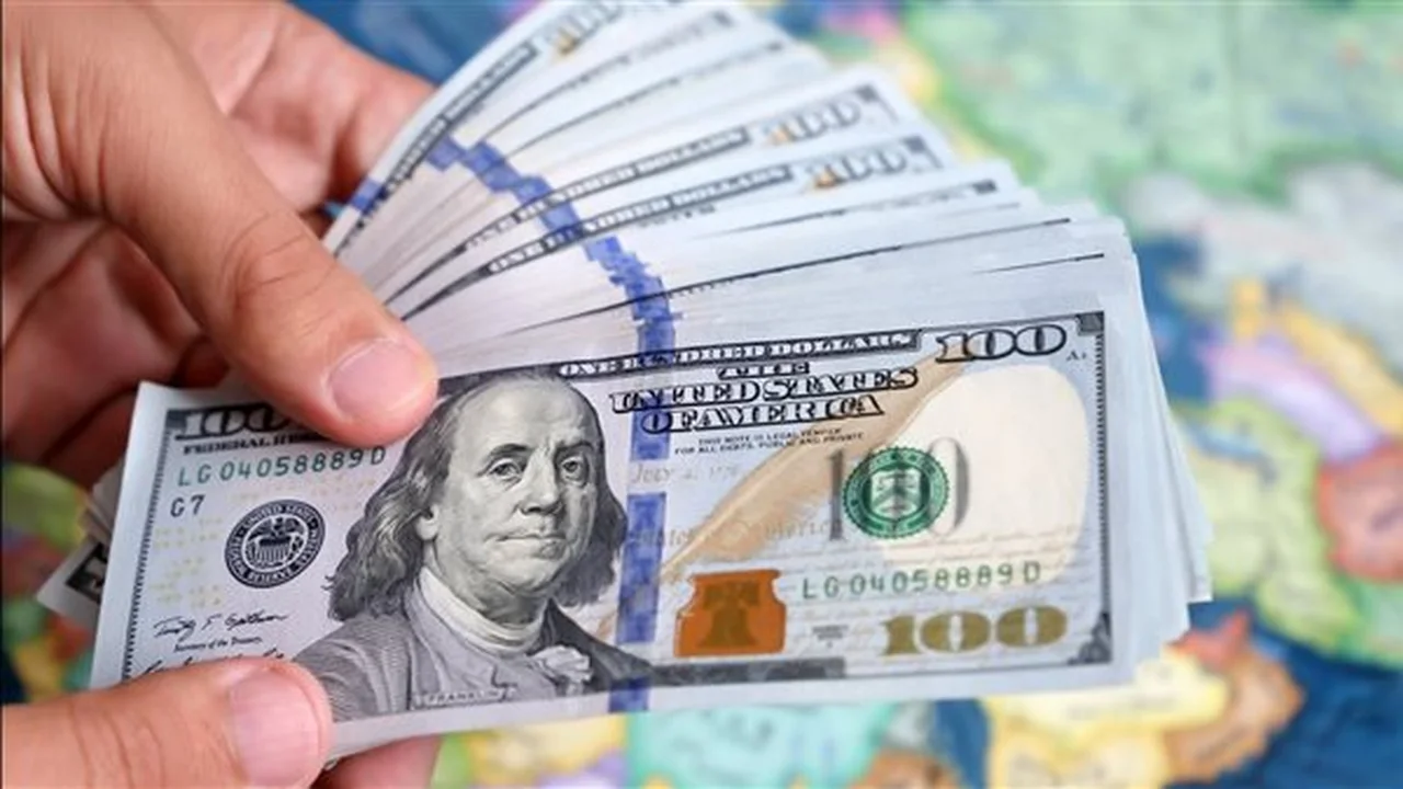 تحركات مفاجئة.. سعر الدولار أمام الجنيه المصري في تعاملات الجمعة بالبنوك المحلية